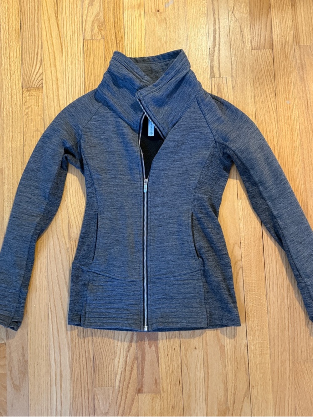 Lululemon Women’s Sleek Gray Zip-Front Jacket